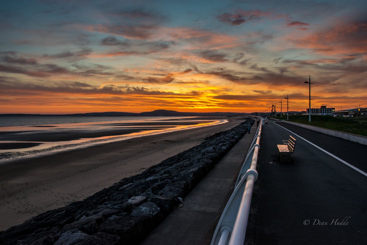 Sun set taken at Aberavon beach last week  #photography #PhotoOfTheNight  #welshphotography #landscapes