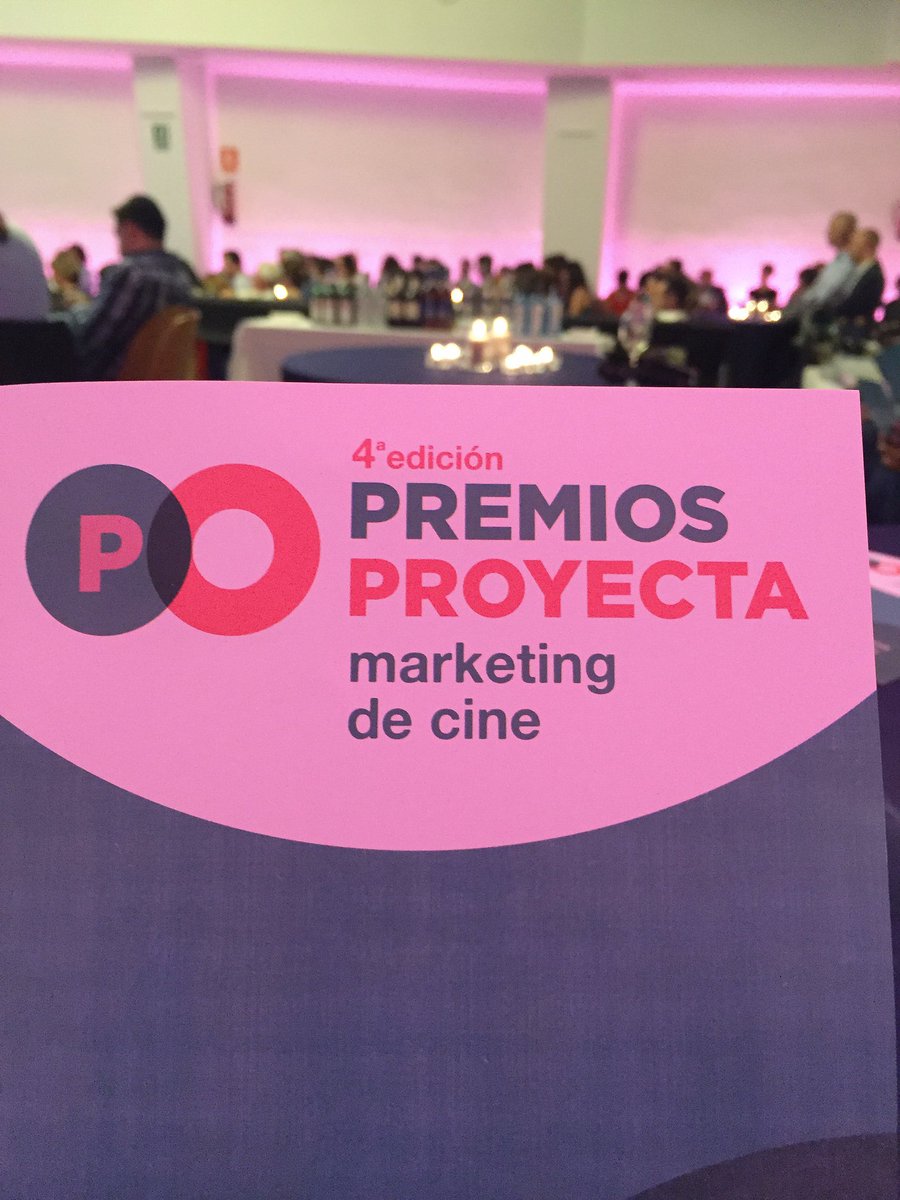 DeAPlaneta's tweet photo. Hoy asistimos a los #PremioProyecta donde se reconocen a los profesionales que están detrás de las cámaras 🎩🎥👏 https://t.co/PsOp10g7vq