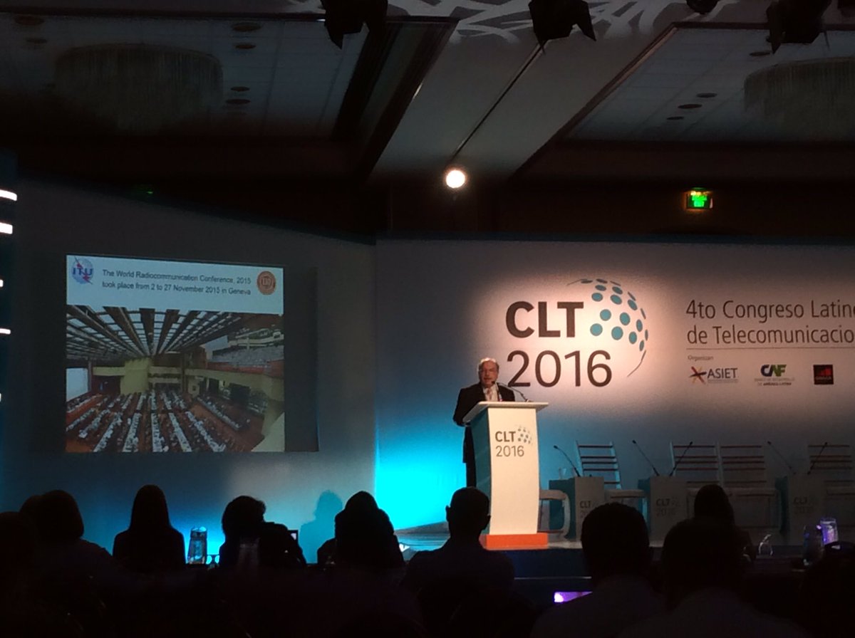 allanruizm's tweet photo. @ITU @ITU_AOChile El subdirector de la oficina de Radio expone en #CLT2016 los resultados de la #WRC15 https://t.co/3EvNWQBU1M