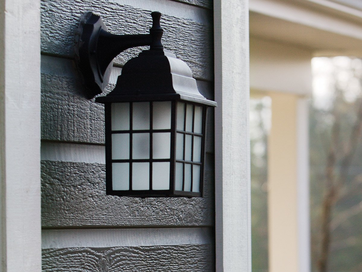 LPCanExel's tweet photo. @LPCanExel prefinished siding in Walnut provides an authentic wood-grain look for this home: https://t.co/M4Nsal0fEa https://t.co/HK7Gzc4RUB