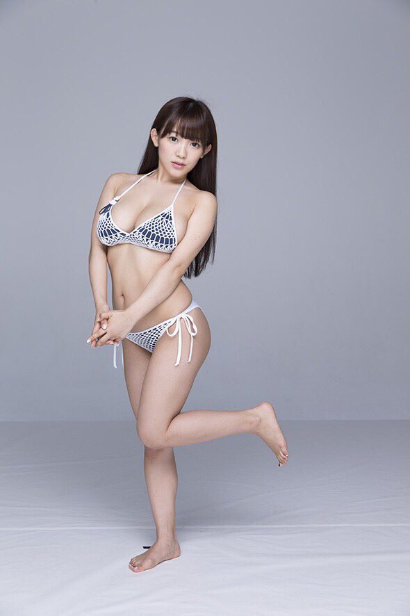 ♡絶賛発売中♡ 【週刊ヤングマガジン】 後ろから2P目にプレゼント企画