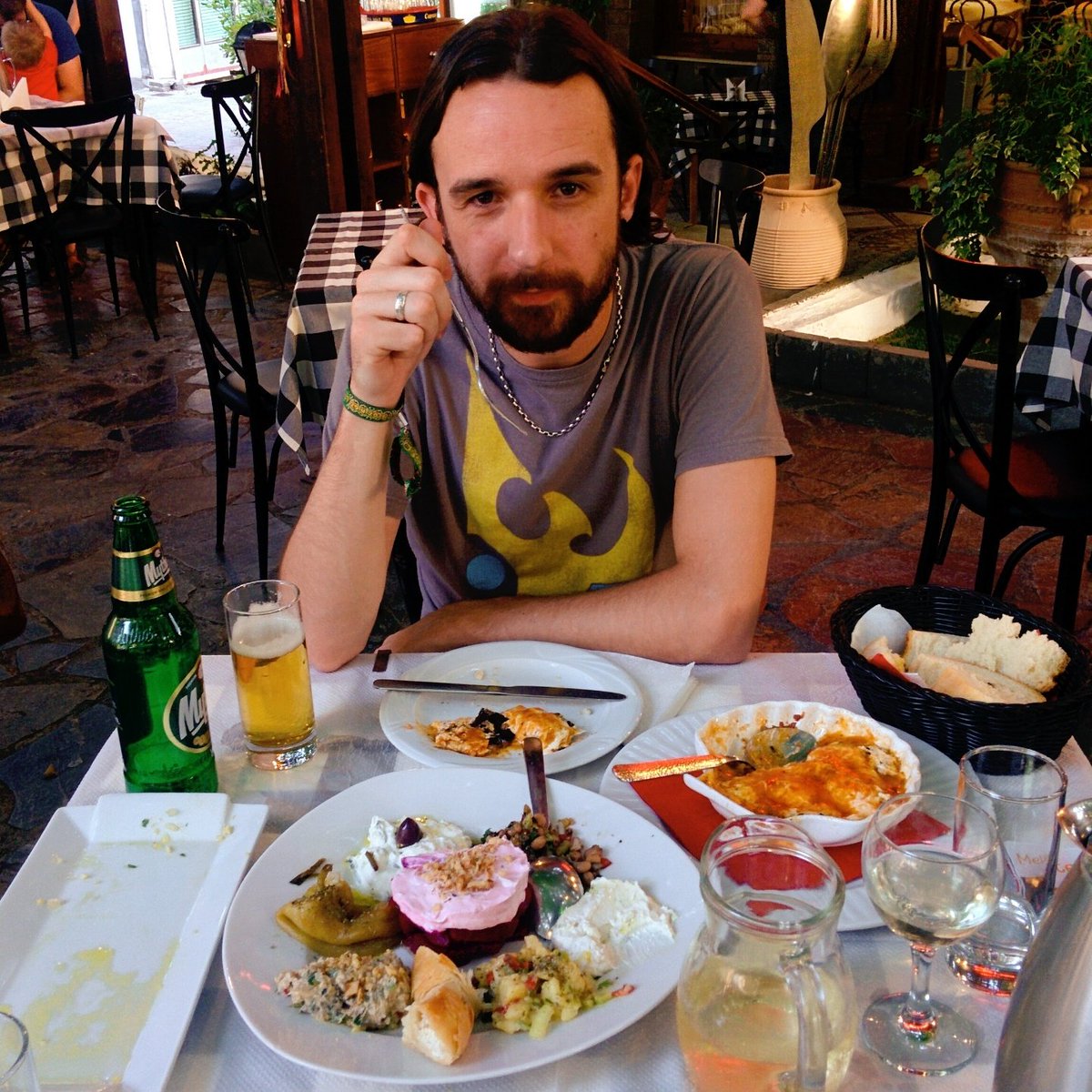 2TravelCheap's tweet photo. In stunning #Meteora! 
#delish #WhenInGreece #2TravelCheap #RestaurantMeteora #WeBeRollinOuttaHere #GetInMahBelly https://t.co/gaKQSF2FqK