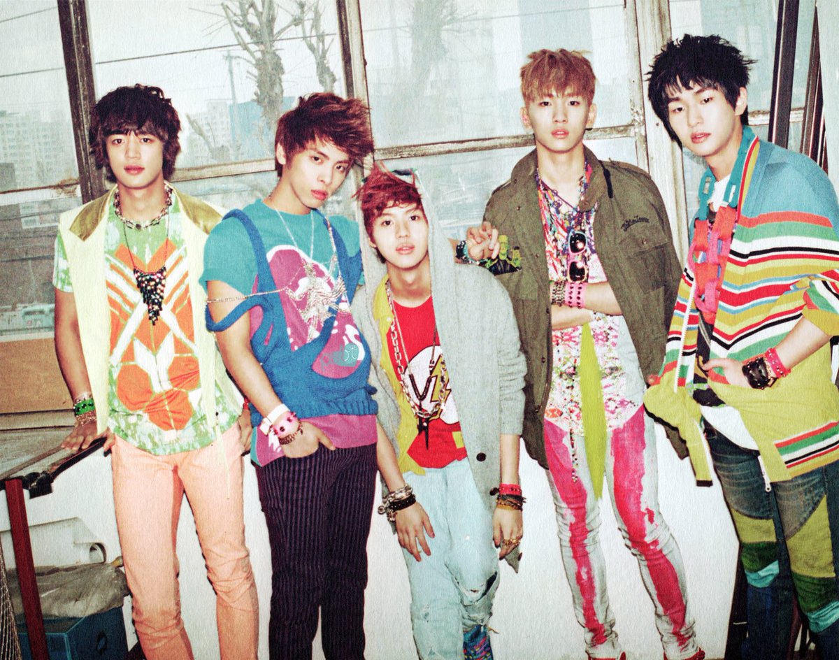 princesskibum's tweet photo. #SHINee日本デビュー5周年おめでとう omg it's been 5 years already?? I love all of their Japanese releases so much. https://t.co/d0oRGsVGxo