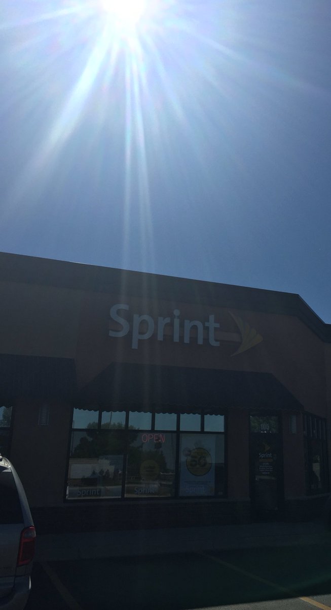 uwsmnick's tweet photo. Beautiful day at Alexandria Sprint to get a Free Phone https://t.co/tfDCnrlz04