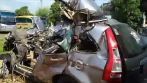 info_mudikers's tweet photo. #SafelyDrive #StayAlive 2 orang tewas dlm kecelakaan maut di Jalan Tol Pejagan-Brebes Timur, CRV vs Fuso,(21/6/2016) https://t.co/nz5NPRL2y5