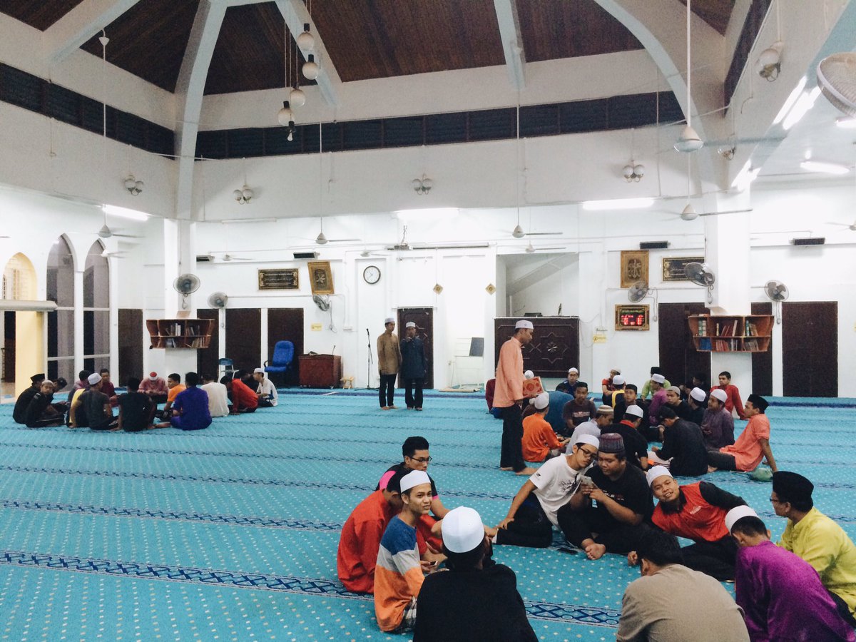 i_RapiPolisas's tweet photo. Iqra' Ramadhan polisas 2016 gabungan rapi , mpp dan jpkk ๐ช๐ป #rapipolisas #bersediamemimpindanberdakwah https://t.co/v50FgKTWQv