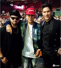 #Ingreso #Puesto5 Suena <a href="/ChinoyNacho/">Chyno y Nacho</a> con <a href="/daddy_yankee/">Daddy Yankee 😀 (DY)</a> y su tema "Andas en Mi Cabeza"
Suena por @87Centro 
#Suena879
