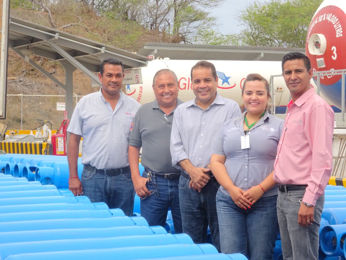 jrbarbosamzo's tweet photo. Por la seguridad laboral y en los hogares se compromete Global gas @navarreteprida @STPS_mx @Dario_RamirezM @MayusL https://t.co/yfNCs9F8VW