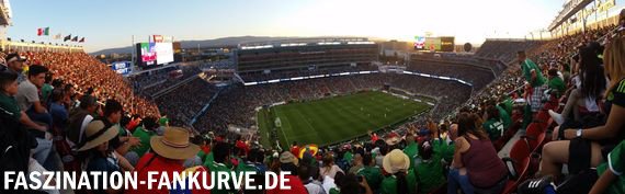 FasziFankurve's tweet photo. Über 60.000 mexikanische Fans sahen 7:0 Klatsche gegen #Chile: #Copa2016 #MEXCHI #Copa1000 https://t.co/NA98lfxVkz https://t.co/zaVIBIY6CN