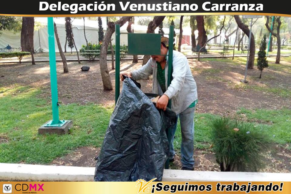 A_VCarranza's tweet photo. #SeguimosTrabajando Se realiza limpieza en los diferentes espacios públicos de la Delegación. https://t.co/MtPkdJuCwH