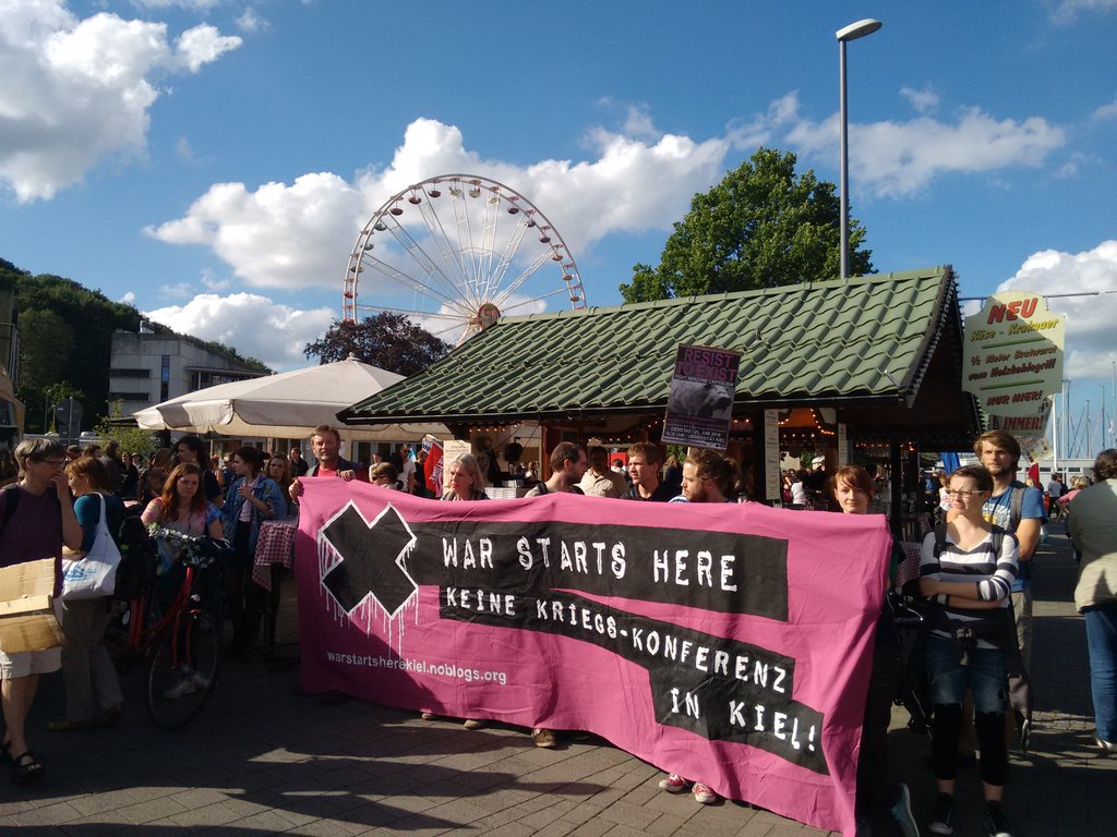 lgbeutin's tweet photo. Demo bei #KielerWoche gegen #KielConference, gegen Ausbeutung der #Arktis. 350 engagierte Menschen, gute Stimmung. https://t.co/SrSuaiIfoe