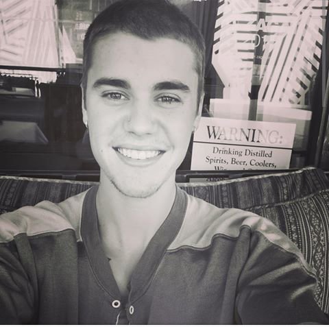 Conquistando el PuestoPrivilegiado#1 tenemos a <a href="/justinbieber/">Justin Bieber</a> con "Love Yourself"
Suena por @87Centro 
#Music