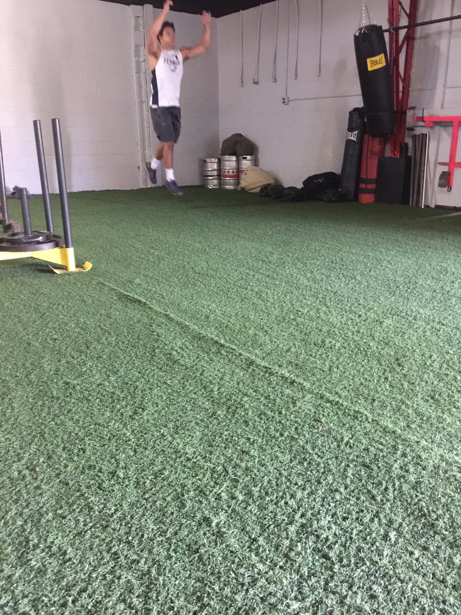 mattbernardofit's tweet image. Jumping is the key to explosiveness... Pick jumps over #olympiclifts #trainfast