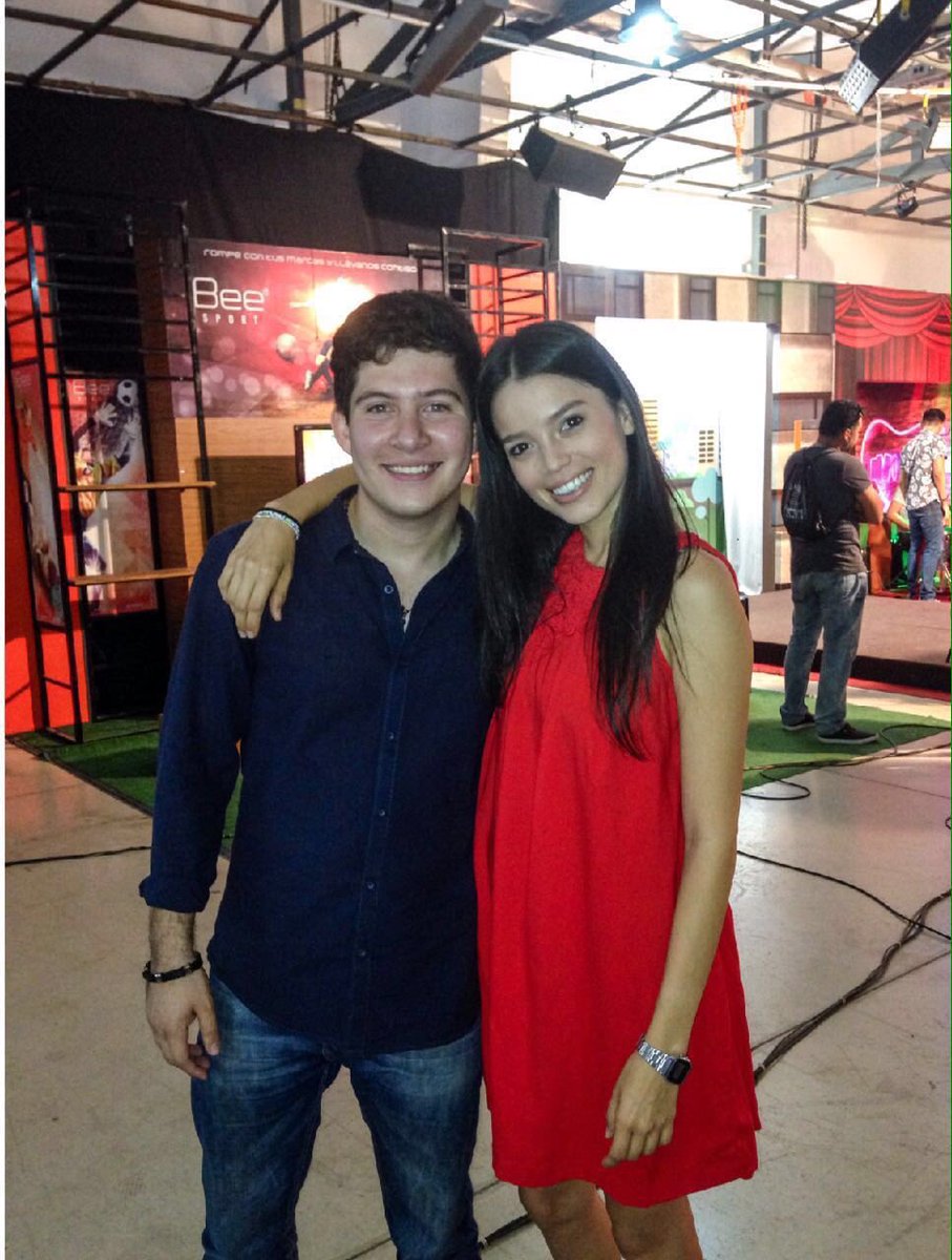 quiquemedina_'s tweet photo. Hace un momento en vivo desde #Mañaniáticos con #Lanacha y @Lylocyv https://t.co/C5hGTBli8Y