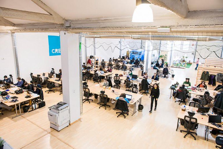 ZonaCoWorking's tweet photo. El @CRECbcn abre un segundo espacio de #coworking en #Barcelona https://t.co/Hd9yPC0QYV https://t.co/RlZVwXddbN