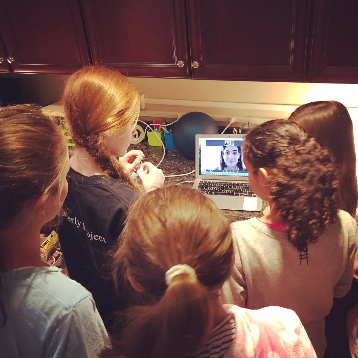 DesignSaunders's tweet photo. .@katie_womers was an inspiration to these girls!Thanks for speaking with us about the amazing work you do @buffer! https://t.co/7ysdpK1r0b
