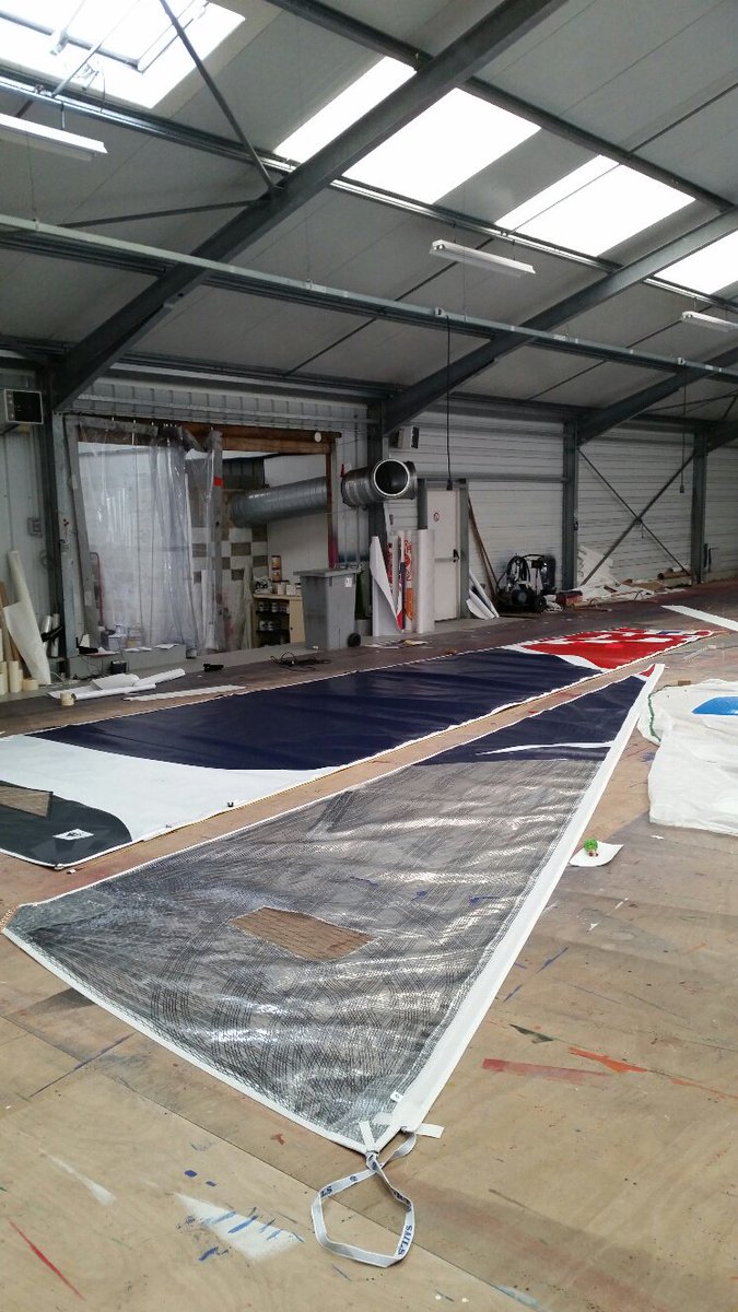 Lorsque <a href="/Designefr/">Ravena</a> et son équipe travaillent à la décoration du bateau voici le résultat ! #Happy