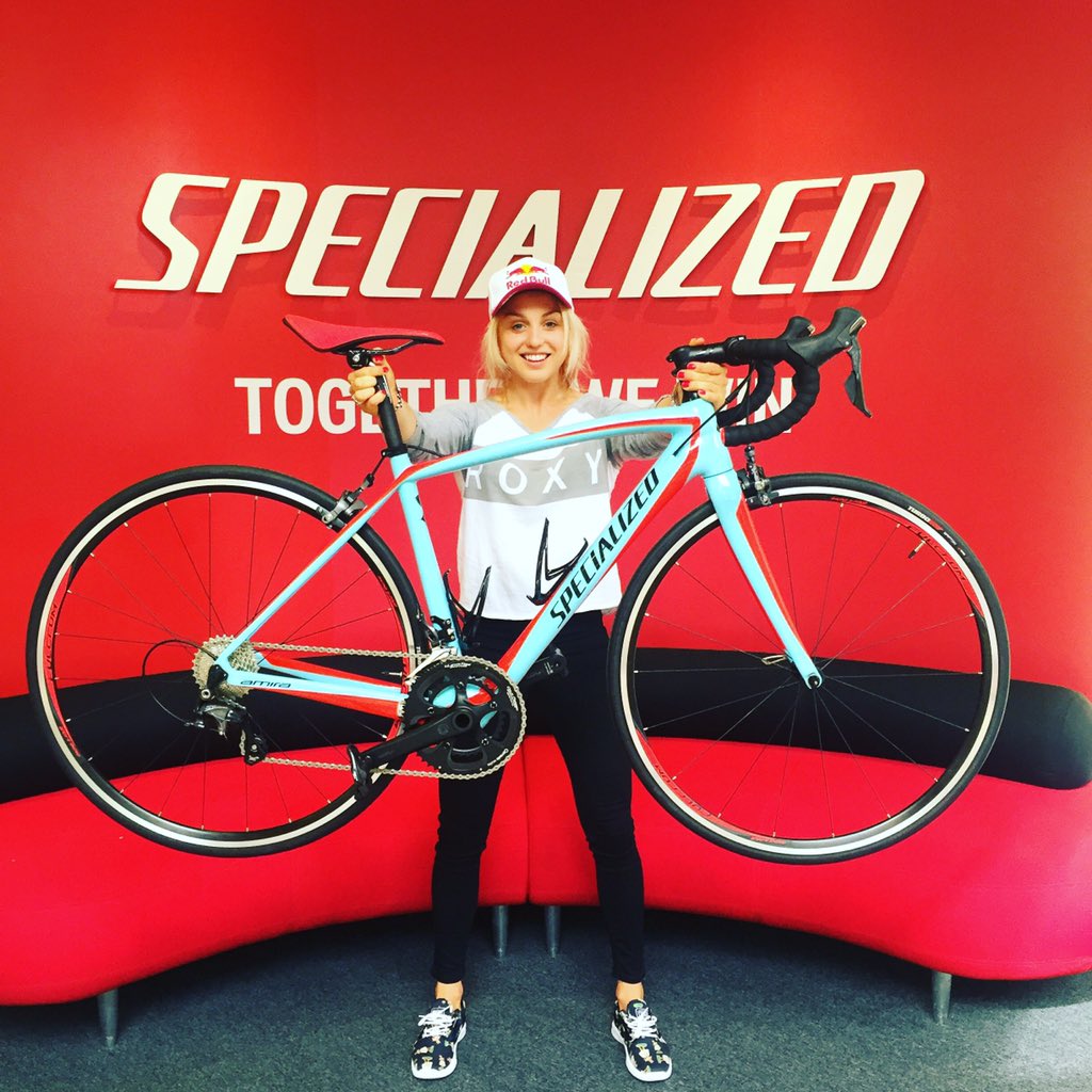aimee_fuller's tweet image. Excited to be working w/ the team of legends @specialized_uk to support the summer training. 😁 love my new whip!!!