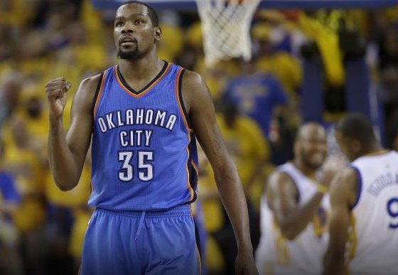BleacherReport's tweet photo. It begins: Kevin Durant reportedly favors the Warriors if he doesn’t re-sign with OKC
https://t.co/MYepDcnRSc https://t.co/vG0skdt06T