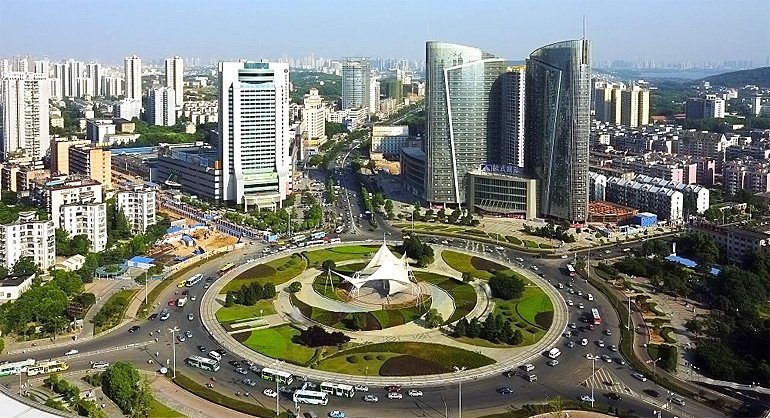 YangtzeRiverDev's tweet photo. Watch this #video and learn more about #Wuhan, the "Chicago of #China": https://t.co/QsWfKrZku3 https://t.co/4Pzl8EcHgy