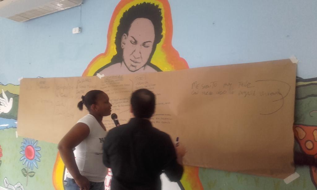 FiestaMusicaPTY's tweet photo. Estamos creando una canción con los artistas @YigoSugasti @Alex7raiz y @GretelGaribaldi  para la #fdlm2016! #taller https://t.co/tmKnm02lv0