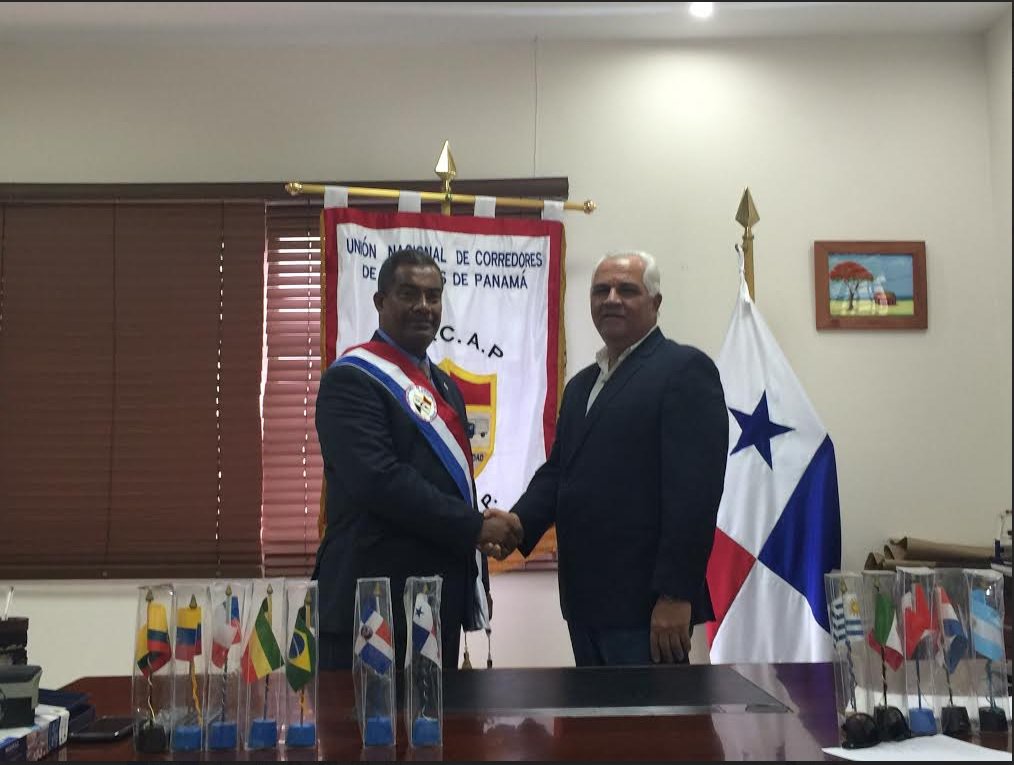 Traspaso de mando por el presidente saliente <a href="/eridesdiazj/">EADJ</a> al presidente electo <a href="/obaulio/">obaulio castro</a> Castro. FELICIDADES! #PANAMA