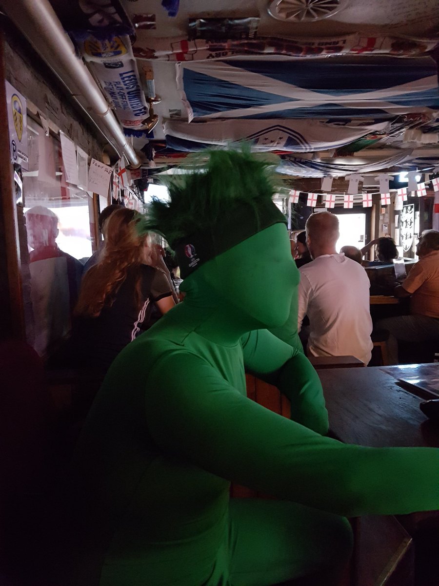 SjurMB's tweet photo. Norges største Nord-Irland fan? #2fcem https://t.co/aUGz3XewjD