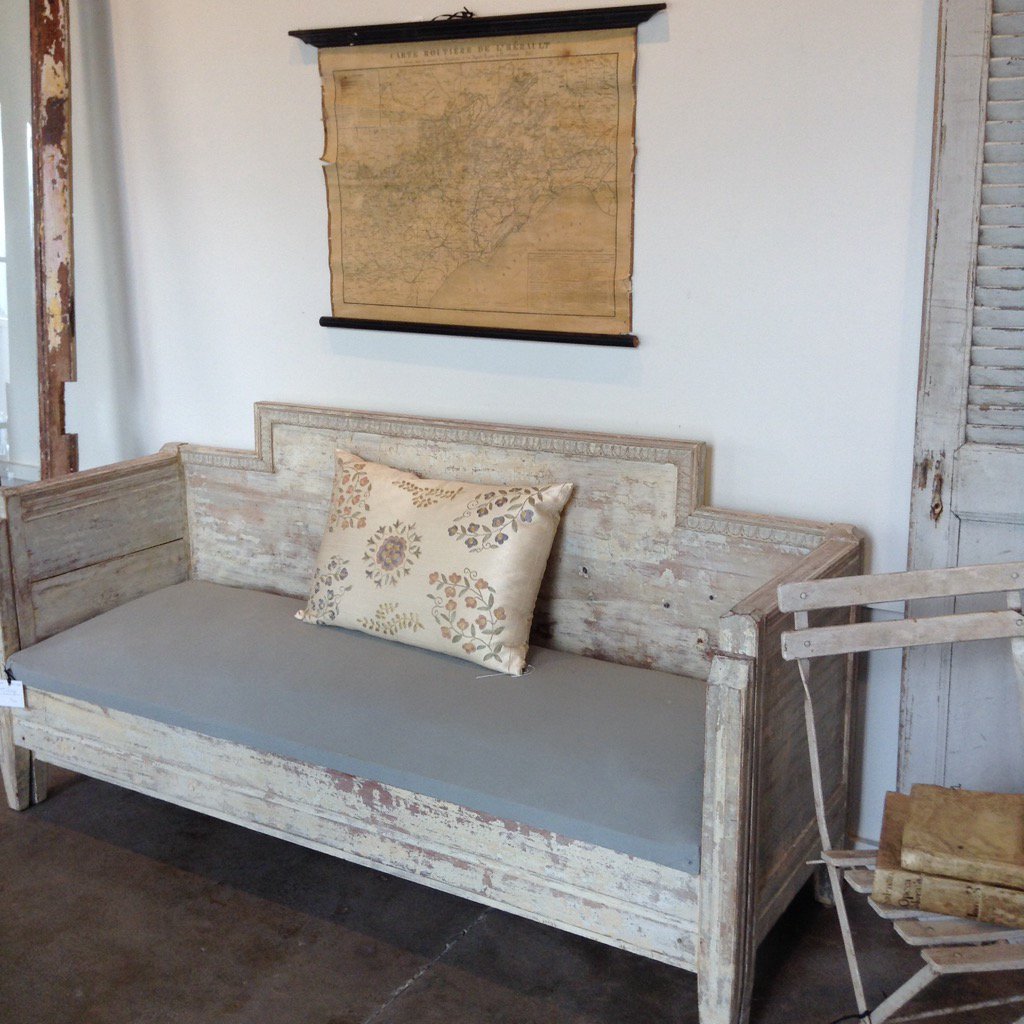 backrowhome's tweet image. Swedish and simple!! #swedishantiques #itsatrundlebed #frenchmap #homedecor #shophouston #backrowhome