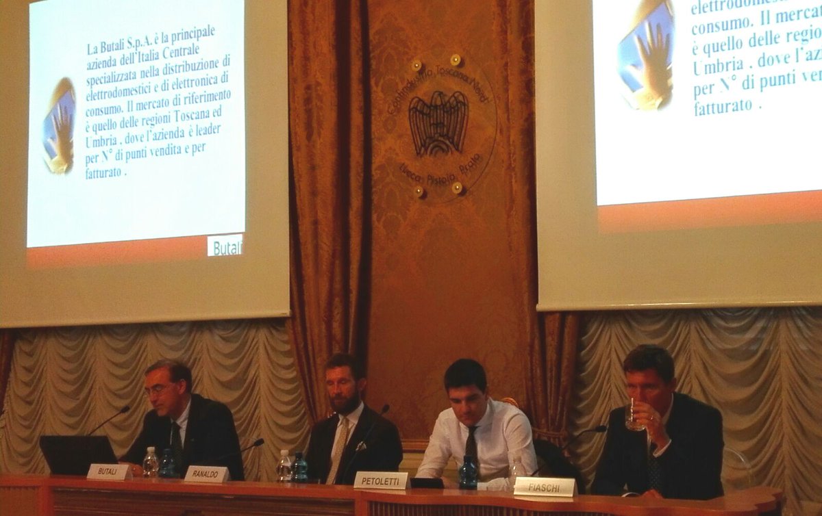 Francesco Butali gruppo Butali all'evento <a href="/CTNgiovani/">GGI ConfindToscNord</a> <a href="/TEHAmbrosetti/">Oastro Dew</a> a #PalazzoBernardini #passaggio #generazionale