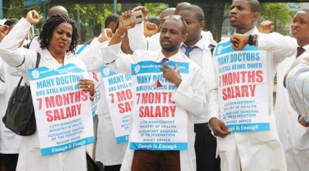 DemolaRewaju's tweet photo. #ChangeOfPromise >>>> "@thecableng: FG orders sack of ALL striking doctors | TheCable https://t.co/sGfwHgCWeQ https://t.co/ITiEWXjqAJ"