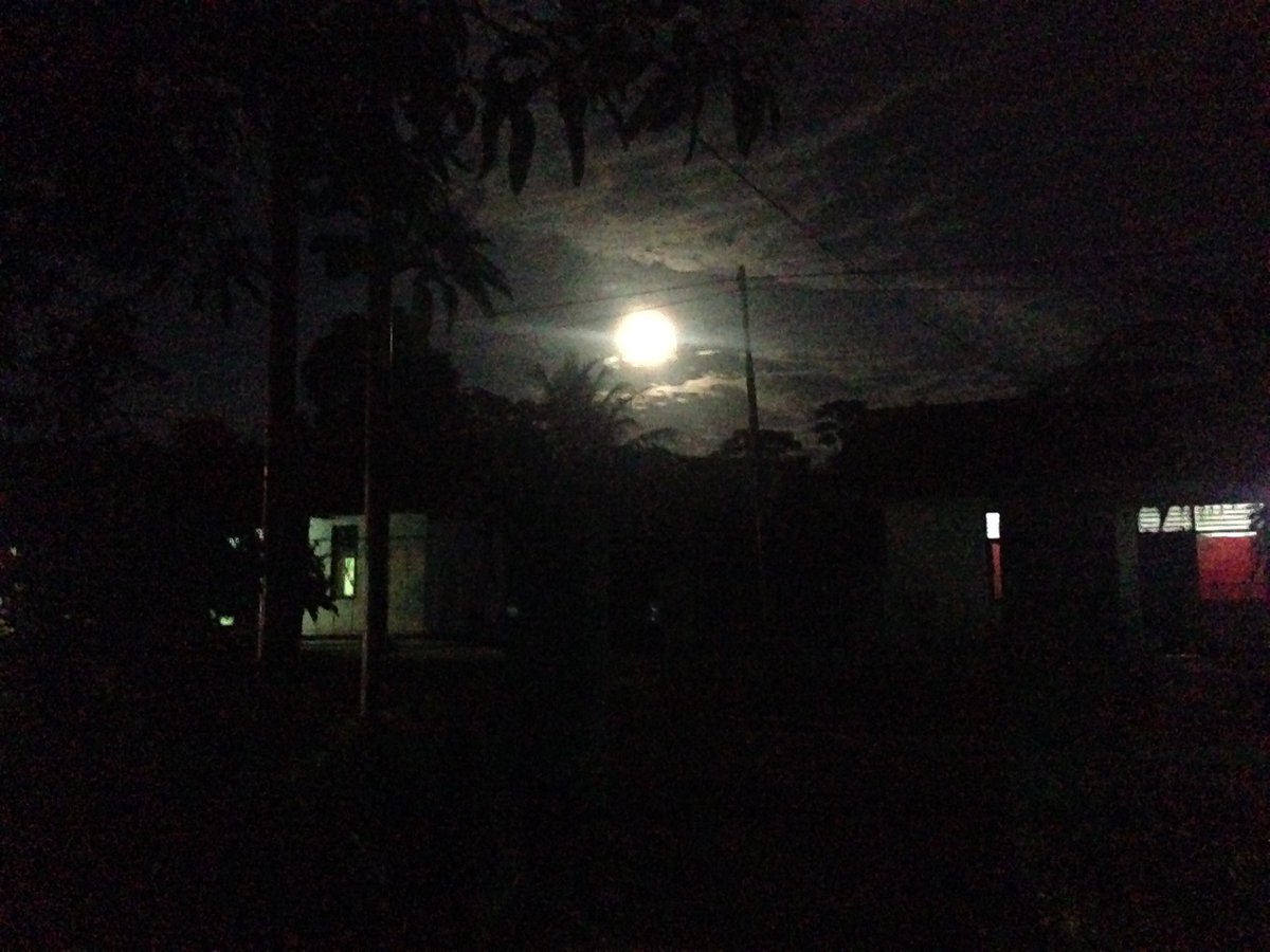 Gerhananya indah ya tapi ga seindah hubungan kita😅🌝😤😱