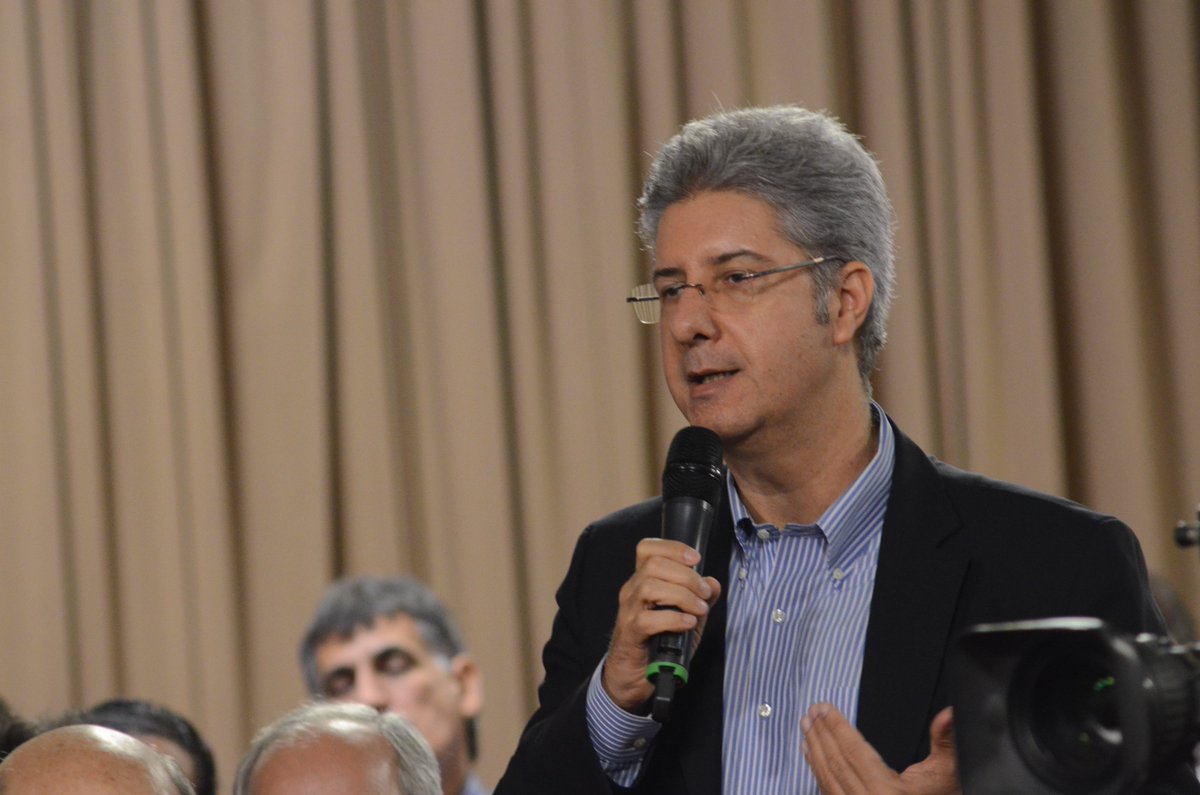 ViceVenezuela's tweet photo. Pdte. de Nestlé: Presentó al Gobierno Nacional una propuesta de producción de 32 rubros que no se produce el país. https://t.co/ZyvVku7QPd