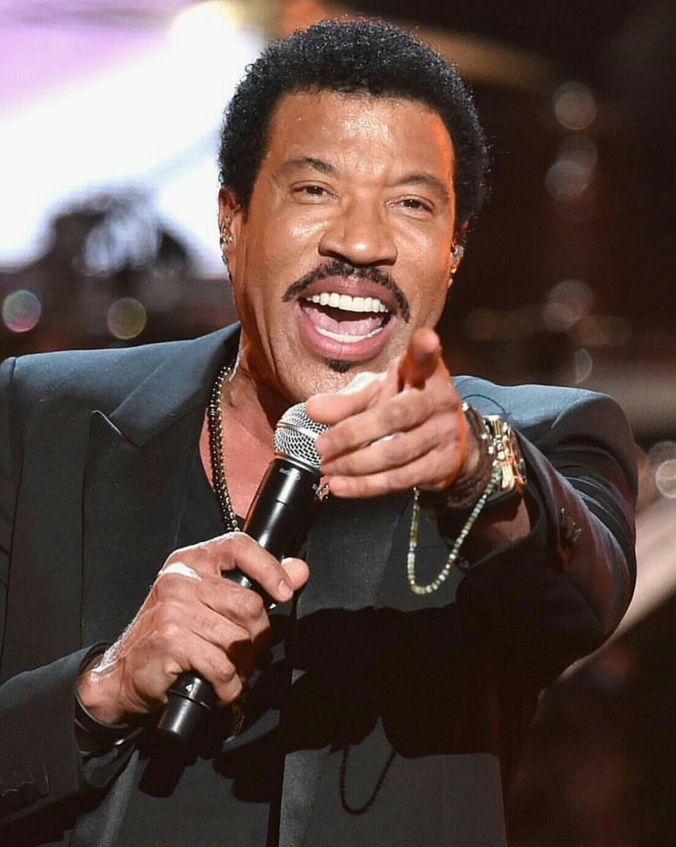 SeeMaNails's tweet photo. Happy birthday Lionel! https://t.co/xN4BYIEPYl