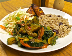 With <a href="/Pimentokitchen/">Pimento Kitchen</a> order of $200, you'll receive a FREE picnic table setting! 763-512-1212 meetingmeals.com/pimento-jamaic…