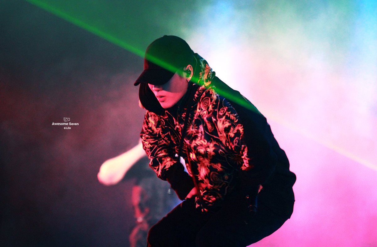 AwesomeSeven_'s tweet photo. 20160618  #GOT7 #FlyinGuangzhou #Jackson  #잭슨 #王嘉尔 This is Jackson Wang. https://t.co/ePDfETIFeh