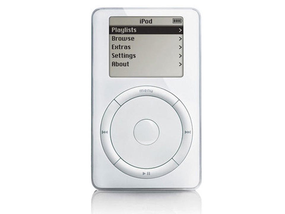 VirDgeDigital's tweet photo. 2001 - the first iPod
#EvolutionOfApple https://t.co/Zab4BoFq7S