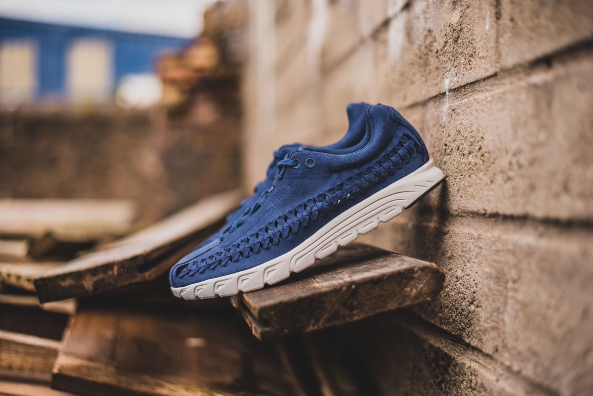 nike mayfly woven blue
