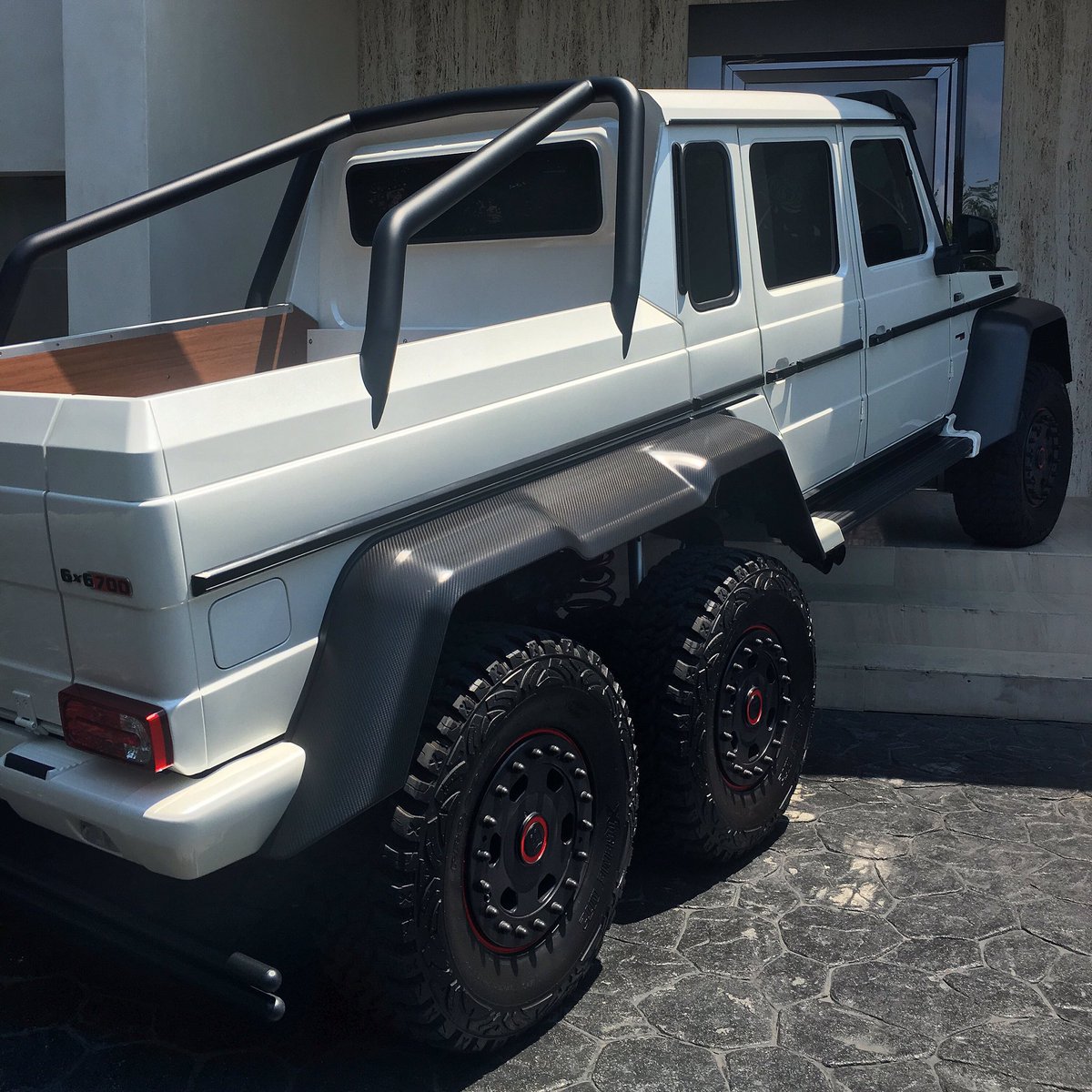 Dan Bilzerian tweet media
