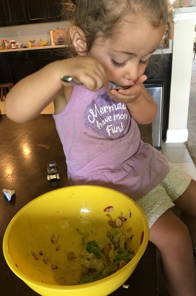 makeupmamaBea's tweet photo. @lustrelux also my 2 year old loves your salad! #cookingwithkaty https://t.co/ulfm8xzPxC