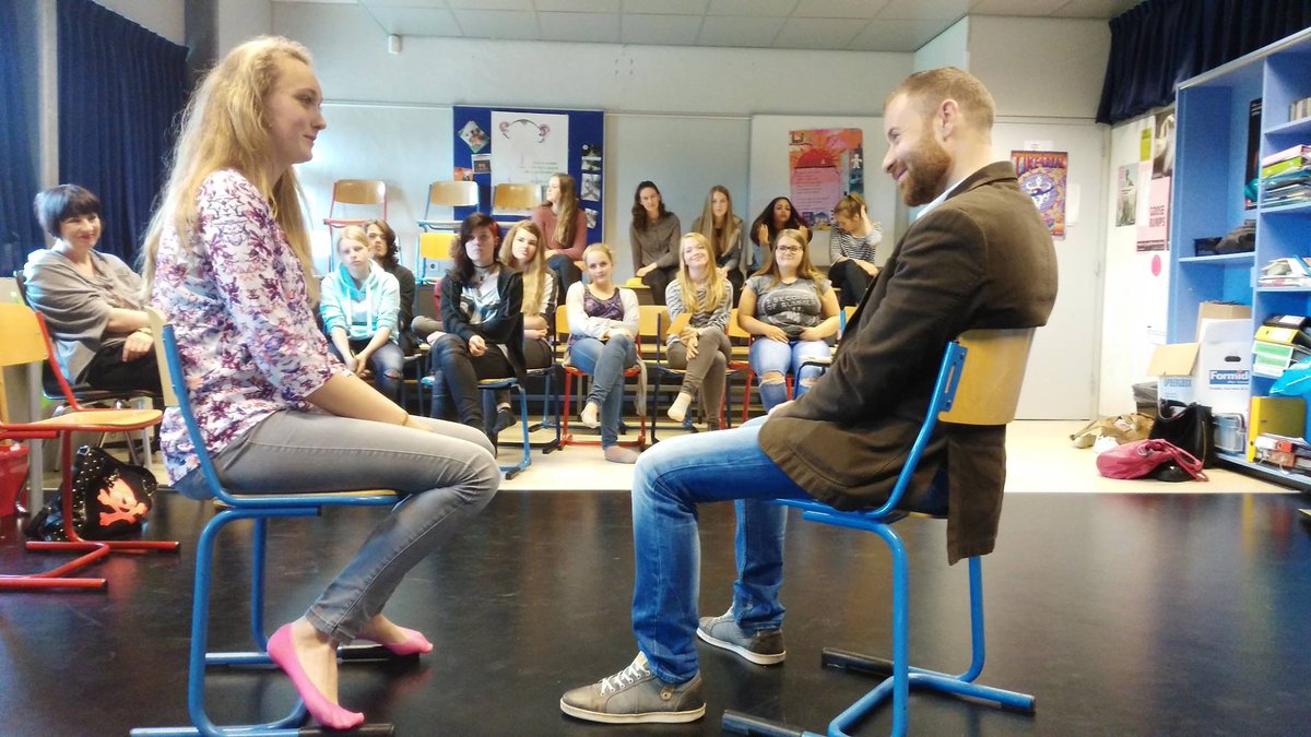 TumbaFryslan's tweet photo. Vanmiddag op MAVO De Dyk @OSGPiterJelles weer een mooie The class of all together met Yasser Al Haj uit Syrië. https://t.co/skxfIFiEIp