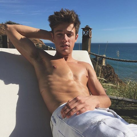 Dallas_Is_Daddy's tweet photo. wtffff https://t.co/S9ifF21r8L