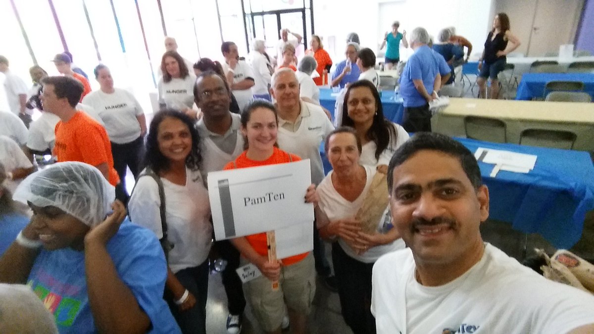 JMendes_PamTen's tweet photo. Helping to strikeout hunger #sohngr16 https://t.co/xySAVJihaA