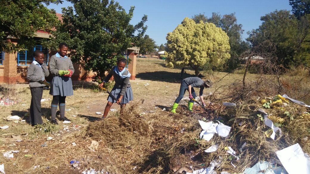 charneb11's tweet photo. #cleanup of #recycling area @tumagoleprimaryschool @missearth_sa #makingpretty https://t.co/QSifCVGF1l