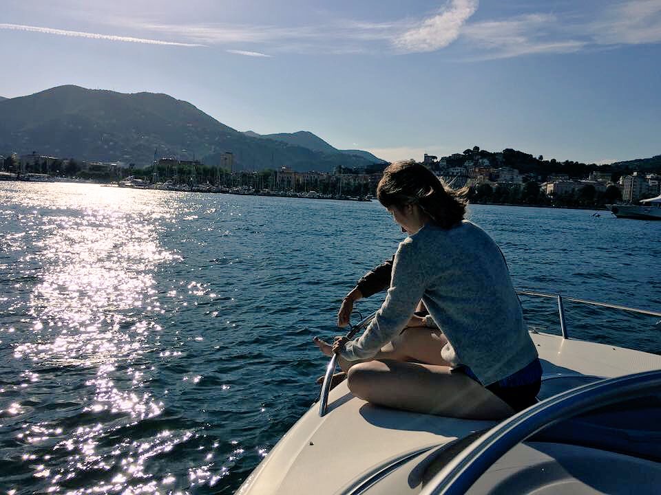 MySailingWeek's tweet photo. Lezione di #nodi al rientro della nostra giornata in #barca a motore nel #Golfo dei #Poeti.#golfoDeiPoeti,#motoscafo https://t.co/O4JhbY1qDN