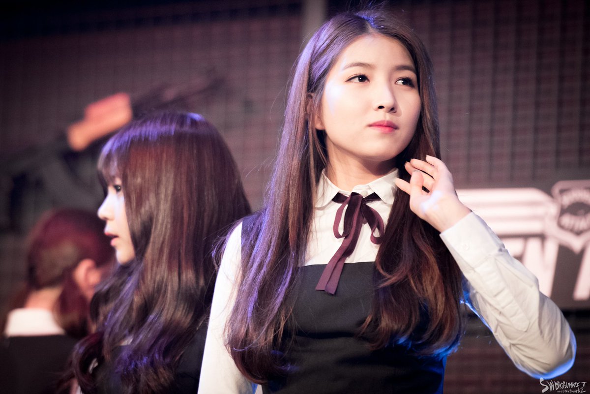 Throwback] 160407 - Rough Era #GFriend's (여자친구) #Sowon (소원