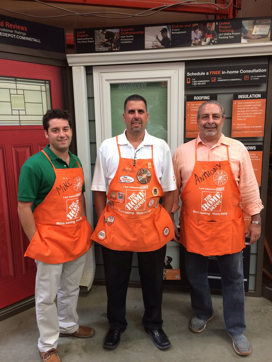 2 New HDE Sales Consultants walking store 1211 with Mike, HDE Manager and DSM. Welcome aboard Anthony and Mike