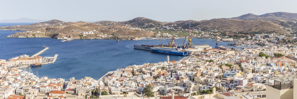 adrien_aem's tweet photo. Panorama sur la capitale des Cyclades, Ermoupolis 🇬🇷 #discovergreece #blogtrottersgr #greece #syros https://t.co/J1X2ZDbHSj