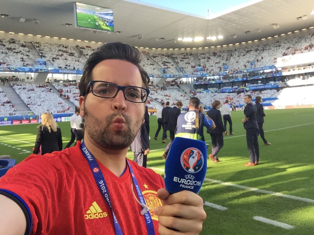 javi_nemo's tweet photo. Desde #Burdeos con amor! Vamos por el liderato de grupo! #VamosEspaña #EuroNemo2016 https://t.co/98jVUy4gS4
