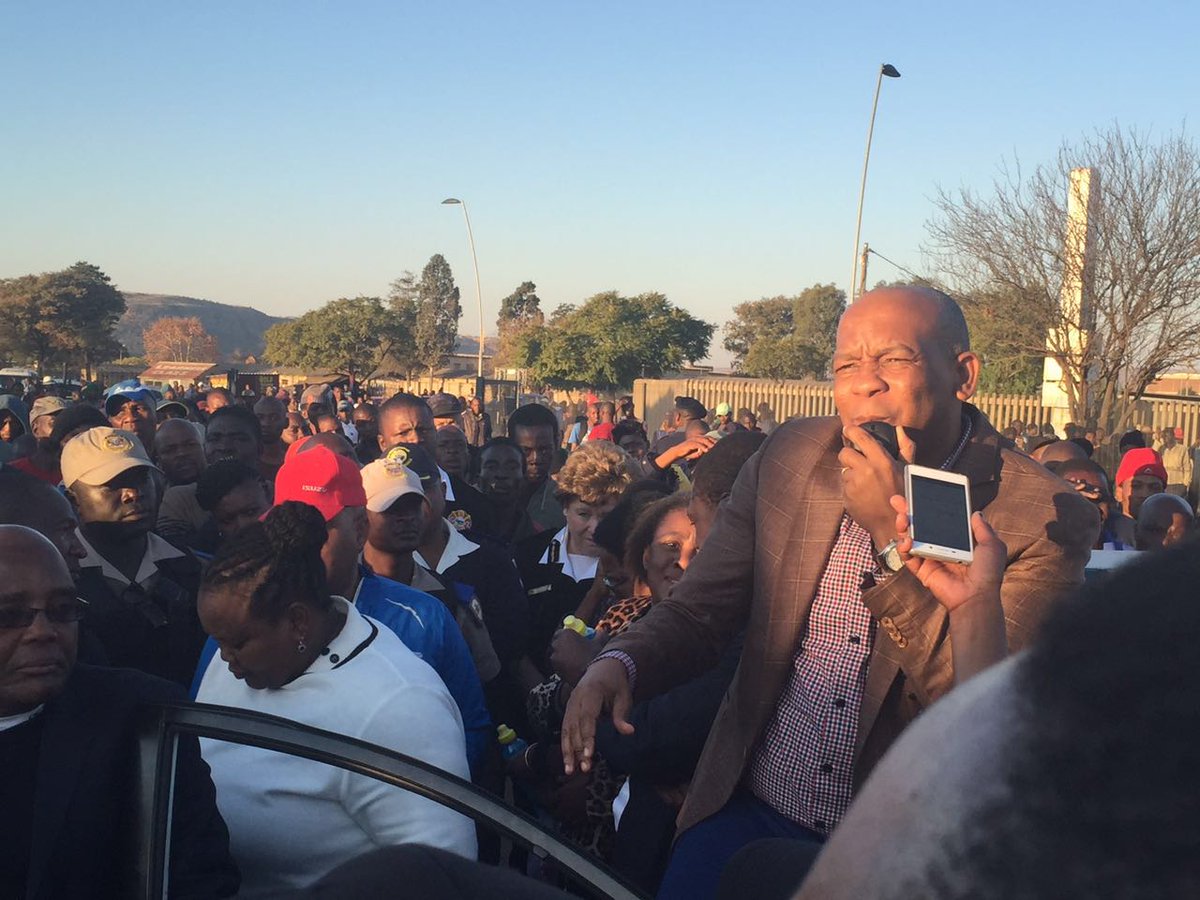 Kgosientsho_R's tweet photo. We have engaged the communities of Atteridgeville and Mamelodi, we are calling for an end to violent protests. https://t.co/YEwGMgM4U1