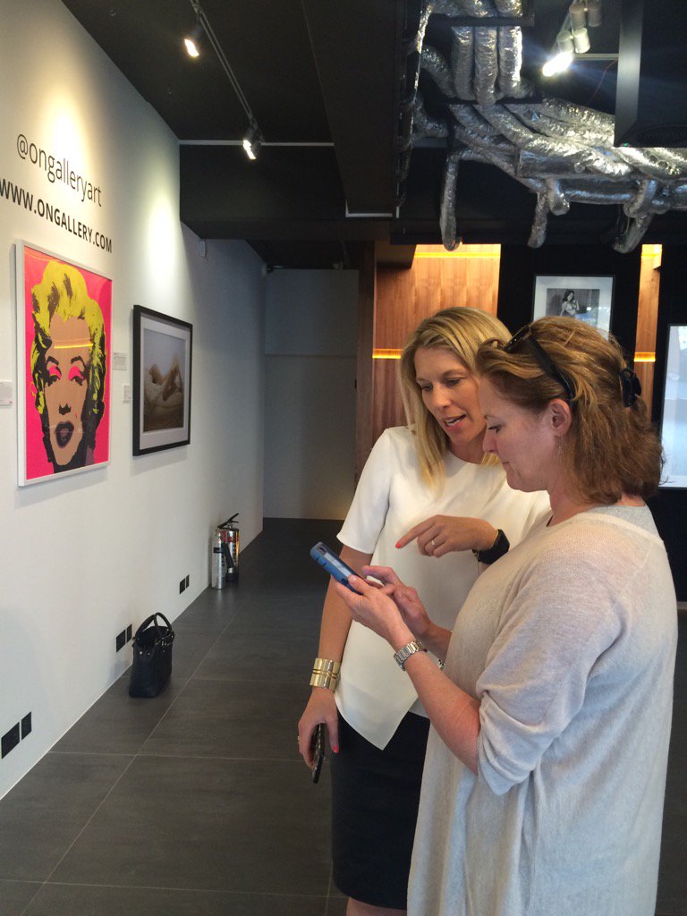 englishkool's tweet photo. Dinah and Sam at @ongalleryart #MarilynMonroe event @ShowroomPresent Fulham https://t.co/IxsqMshIHn
